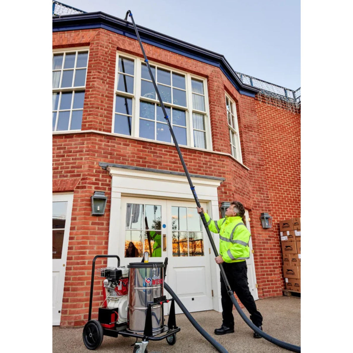 skyVac Interceptor Gutter Vacuum Package - Wet & Dry Gutter Cleaning System